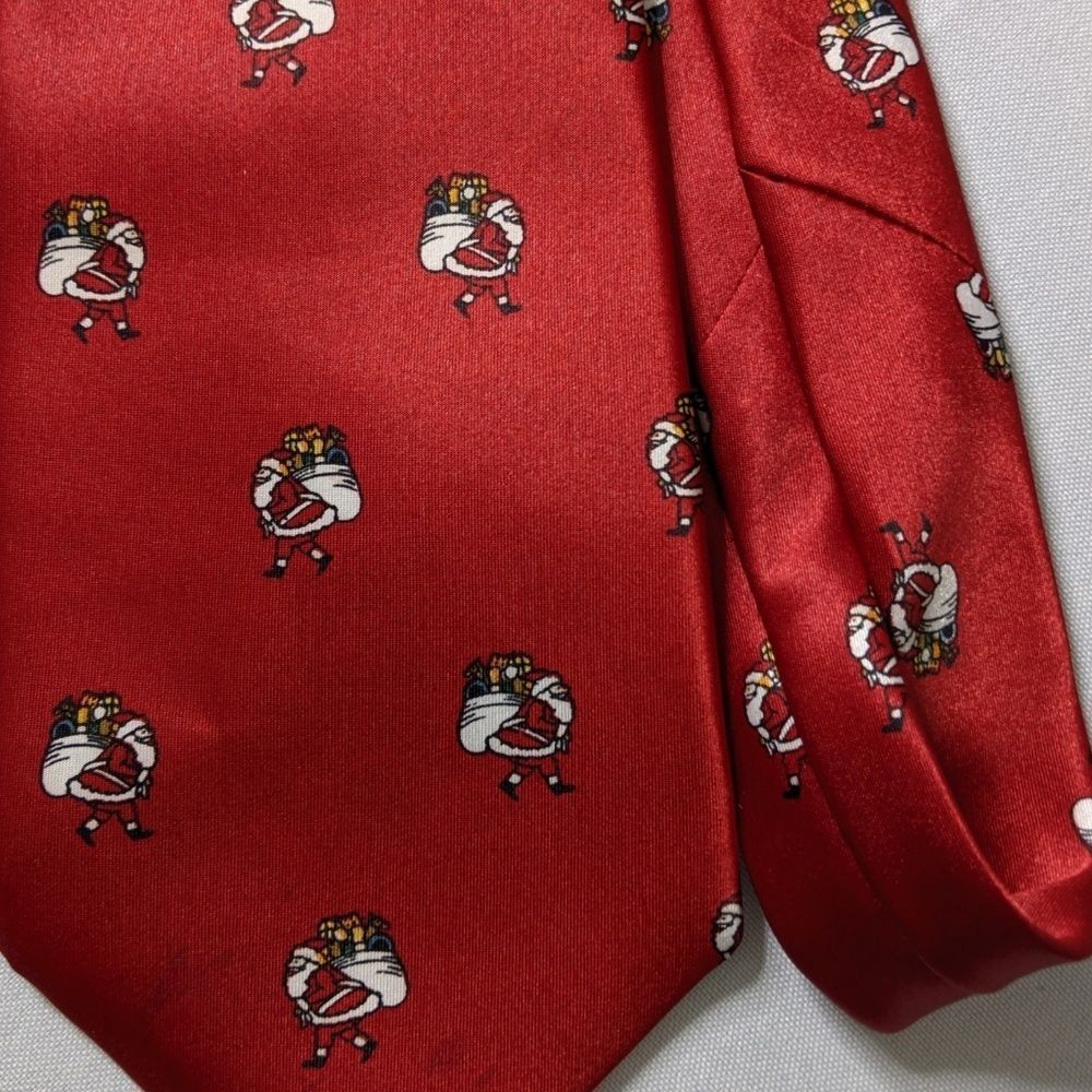 Tiny Santa Claus With Giant Gift Sack on Back Tie